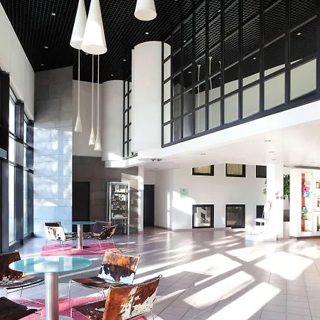 Novotel Atria Centre 4* נים