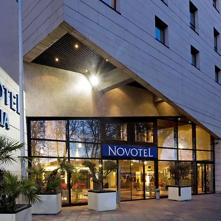 Ξενοδοχείο Novotel Atria Centre 4*
