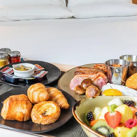 מלון Novotel Atria Centre 4*