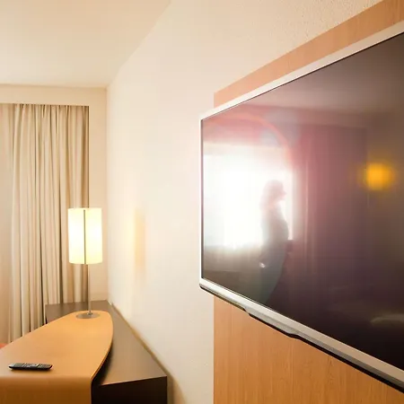מלון Novotel Atria Centre