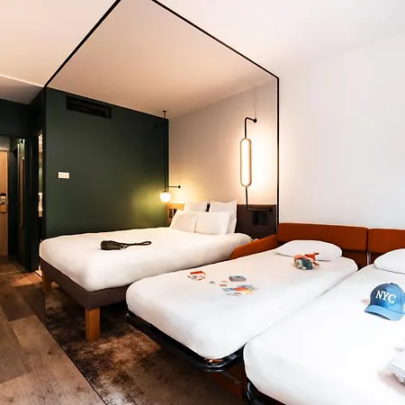 Novotel Atria Centre 4*