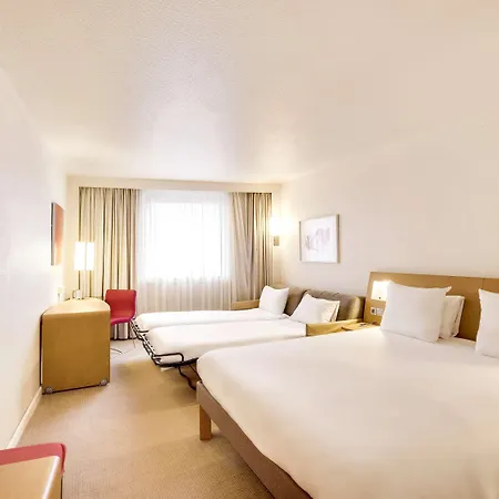 Novotel Atria Centre Hotel 4*
