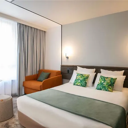 Hotel Novotel Atria Centre 4*