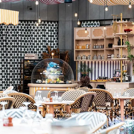 Hotel Novotel Atria Centre 4*