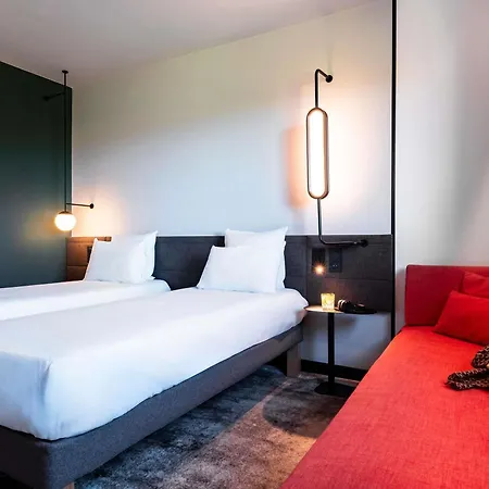 Novotel Atria Centre Hotel 4*