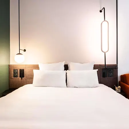 מלון Novotel Atria Centre נים