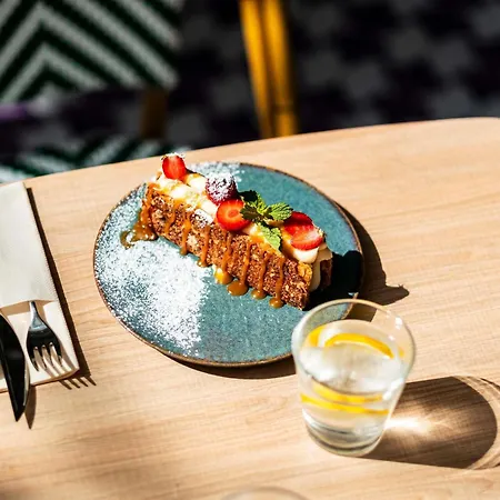 Hotel Novotel Atria Centre 4*