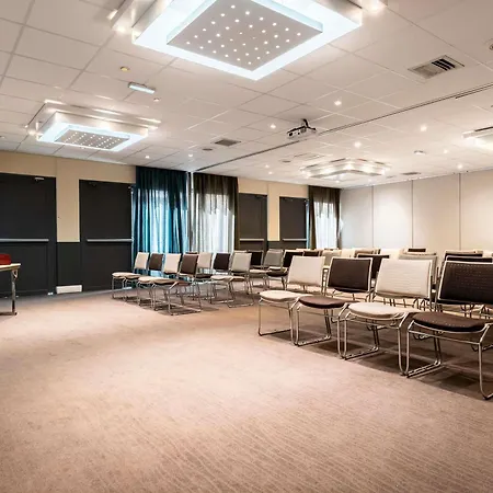 Hotel Novotel Atria Centre 4*