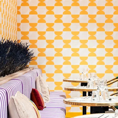 Novotel Atria Centre Hotel 4*
