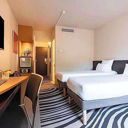 Novotel Atria Centre Hotel 4*