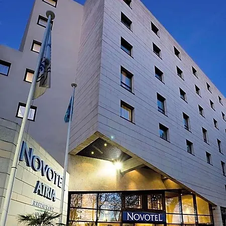 Novotel Atria Centre Hotel 4*