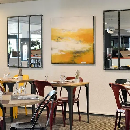 Novotel Atria Centre מלון