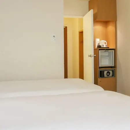 Ξενοδοχείο Novotel Atria Centre 4*