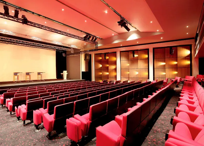 Hotel Novotel Atria Centre 4*