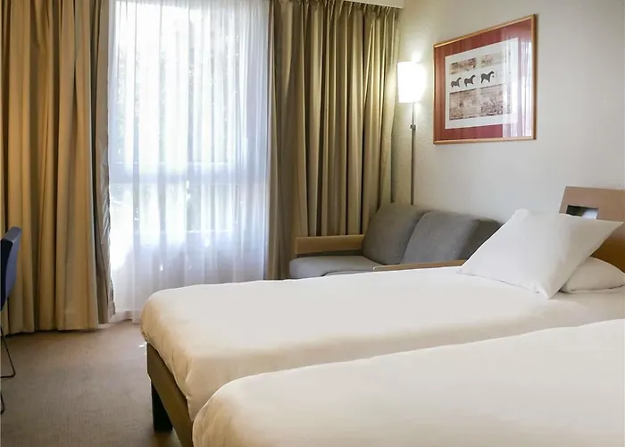 Novotel Atria Centre Hotel 4*