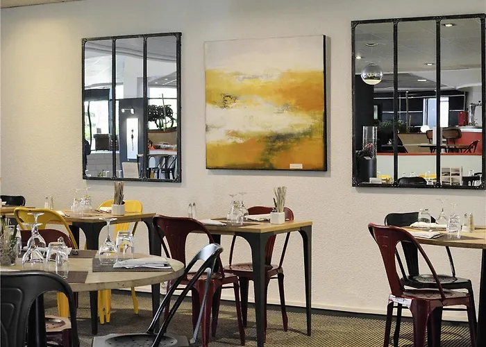 Novotel Atria Centre Hotel 4*