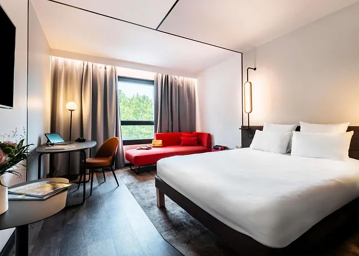 Novotel Atria Centre Hotel 4*