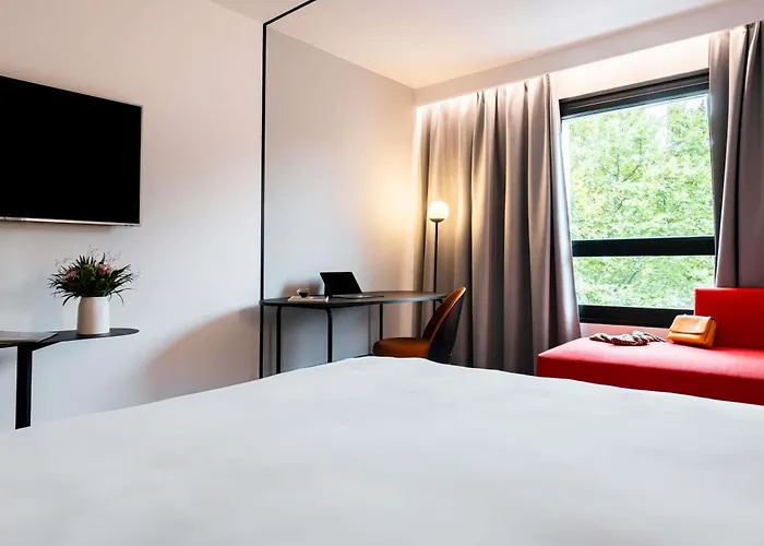 Novotel Atria Centre Hotel 4*