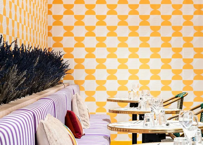 Novotel Atria Centre 4*